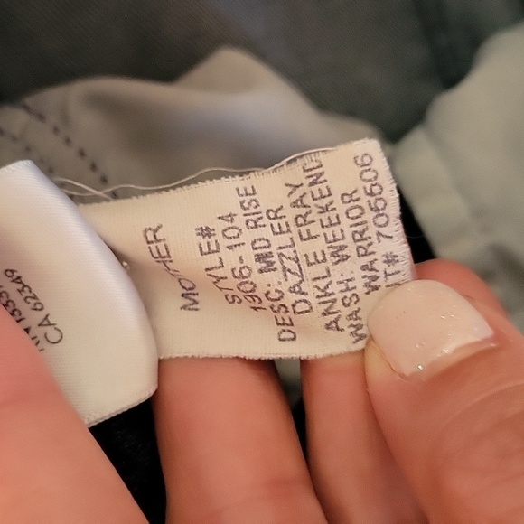 MOTHER Size 25 Mid Rise Dazzler Ankle Fray Jeans in Weekend Warrior - Picture 10 of 11